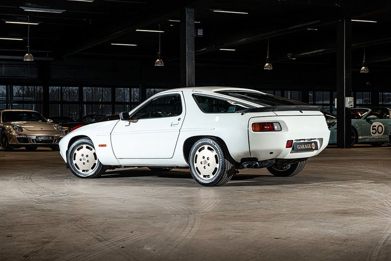 Porsche 928 S