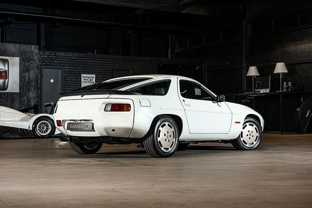 Porsche 928 S