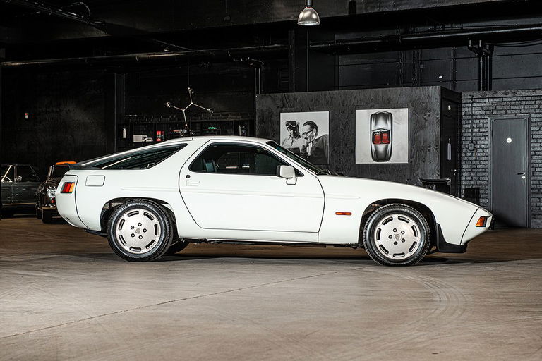 Porsche 928 S