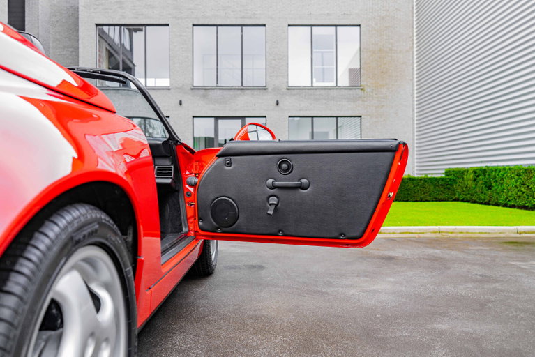 Porsche 964 Carrera 2 Speedster