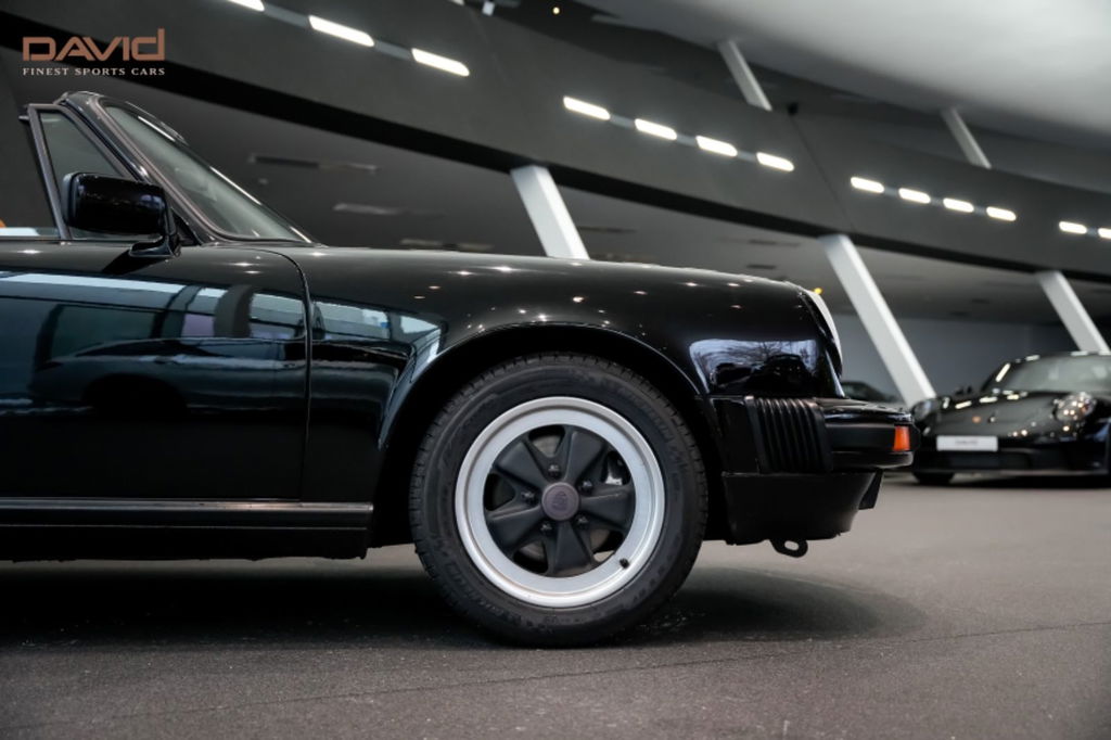 Porsche 911 Carrera 3.2 (US)