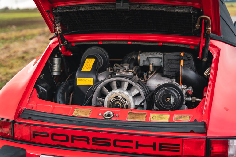 Porsche 911 Carrera 3.2 (US)