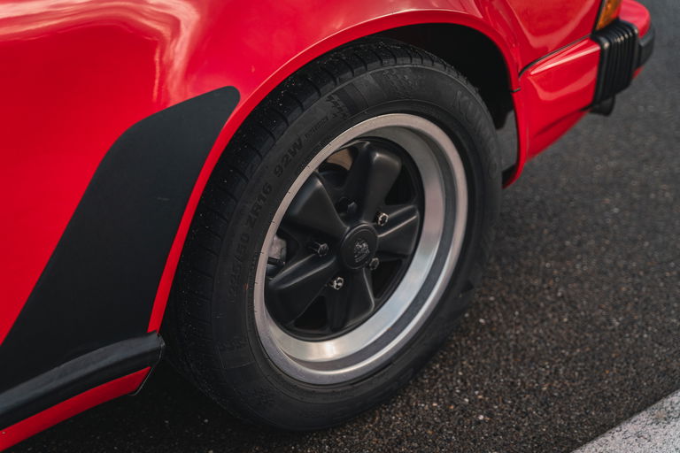 Porsche 911 Carrera 3.2 (US)