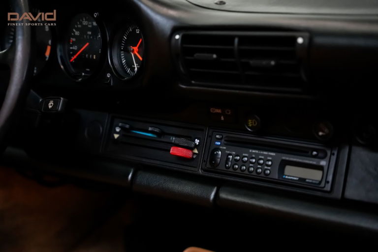 Porsche 911 Carrera 3.2 (US)