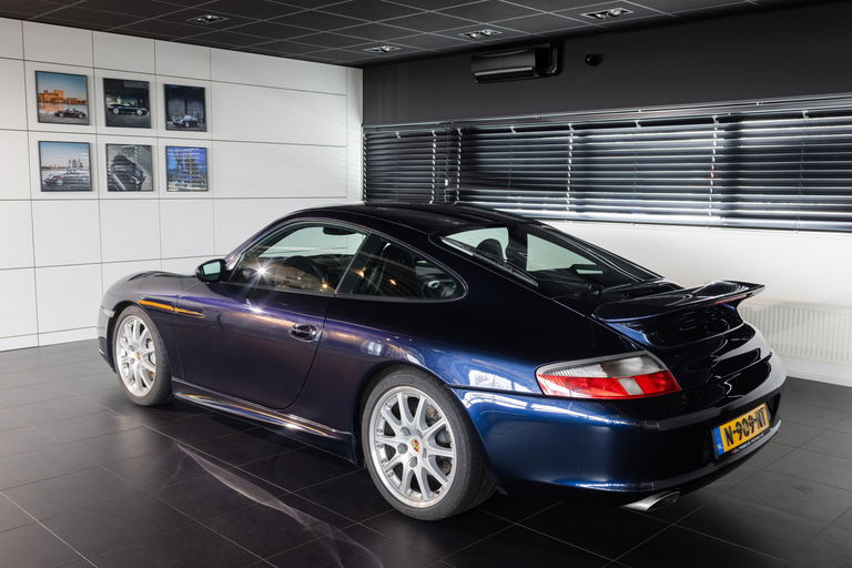 Porsche 996 Carrera 4