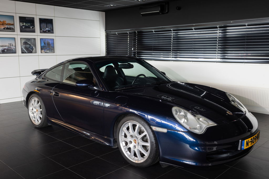 Porsche 996 Carrera 4