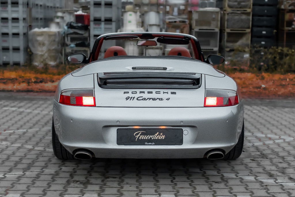 Porsche 996 Carrera 4