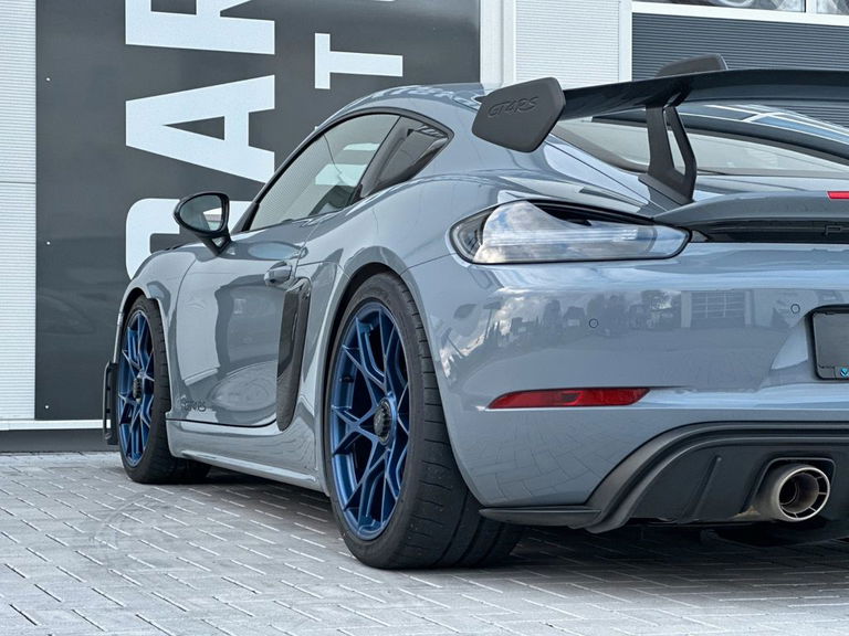 Porsche 718 Cayman GT4 RS