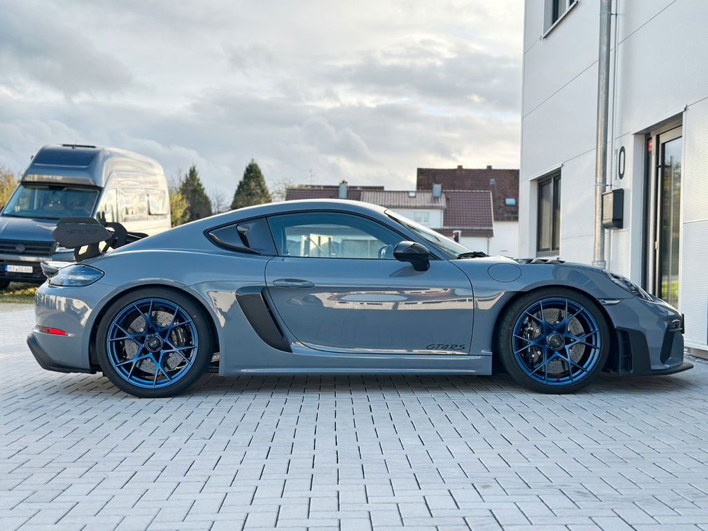 Porsche 718 Cayman GT4 RS