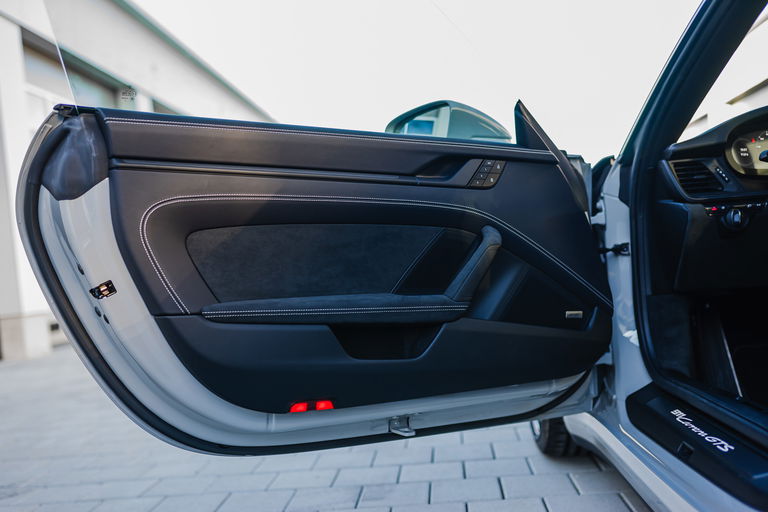 Porsche 992 Carrera GTS