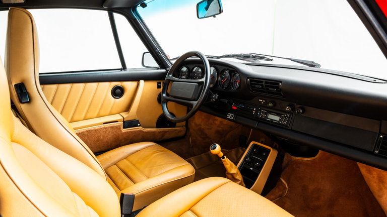 Porsche 911 Carrera 3.2 (US)