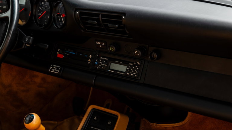 Porsche 911 Carrera 3.2 (US)