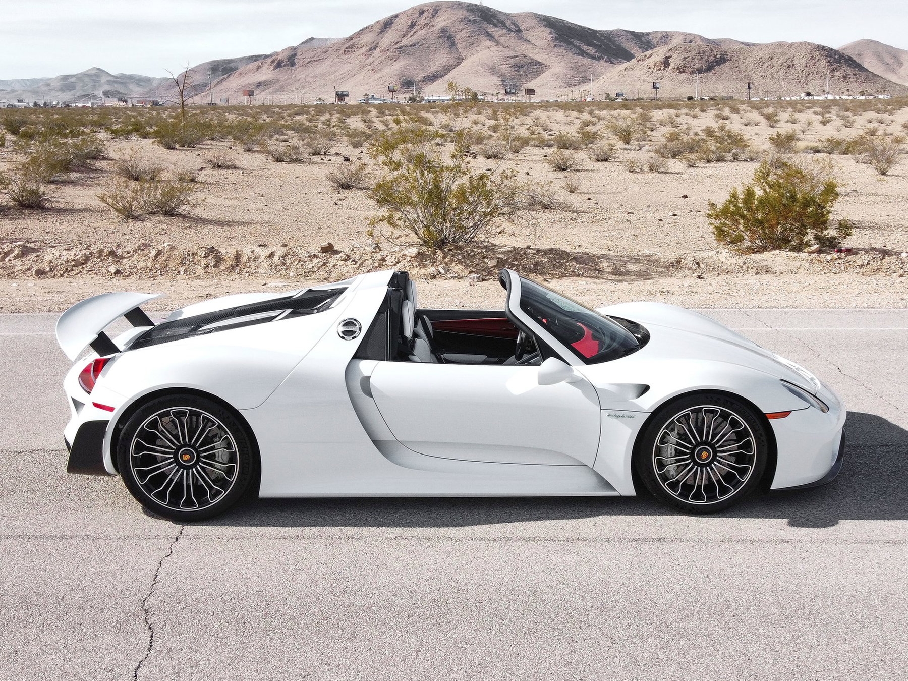 Porsche 918 Spyder 2015 - elferspot.com - Marketplace for Porsche