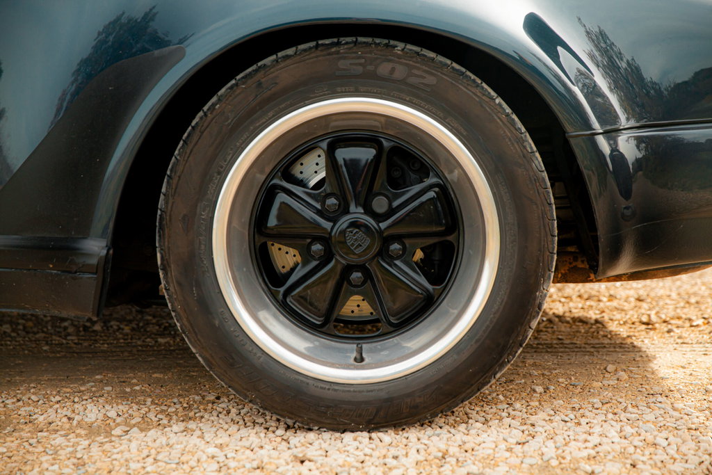 Porsche 911 Turbo 3.3 (US)