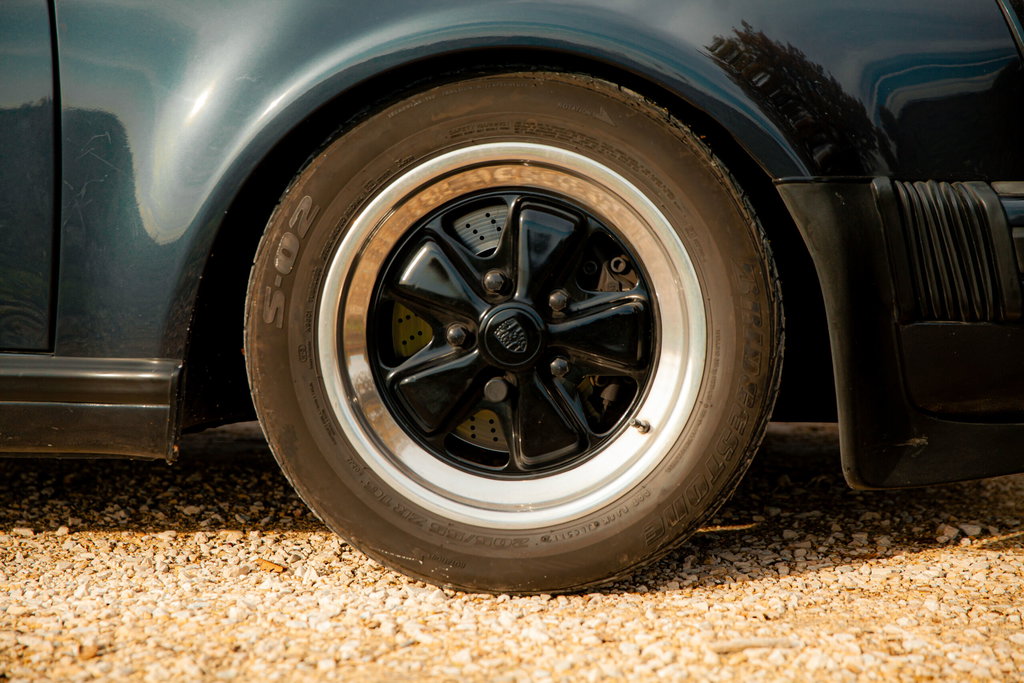 Porsche 911 Turbo 3.3 (US)