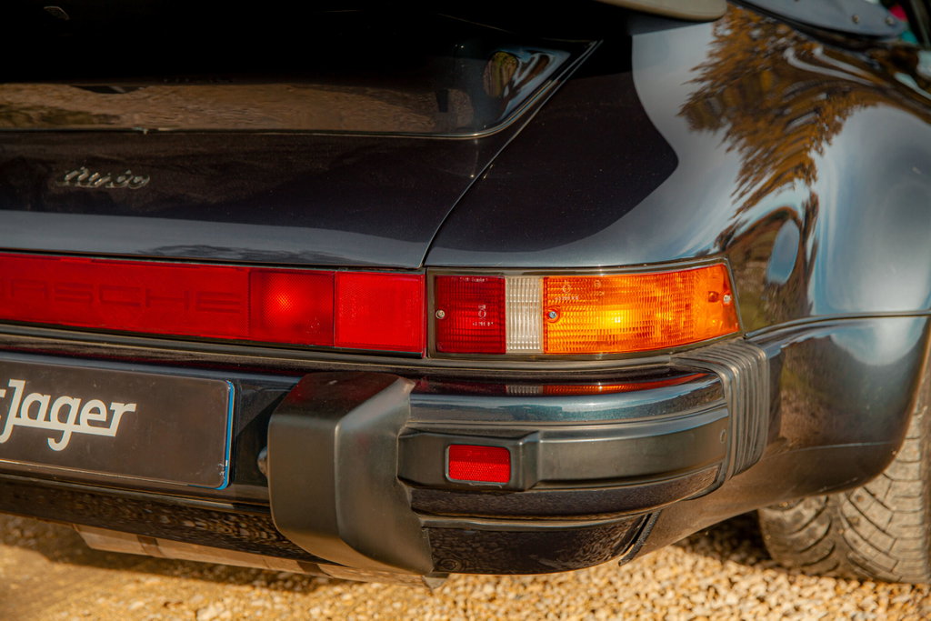 Porsche 911 Turbo 3.3 (US)