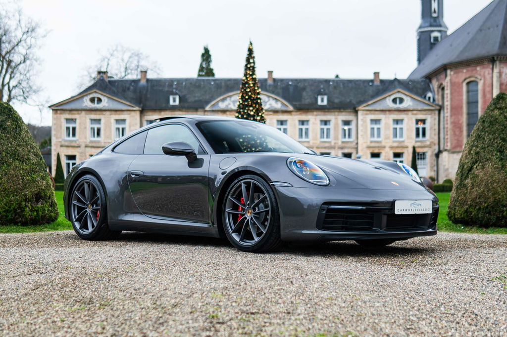 Porsche 992 Carrera