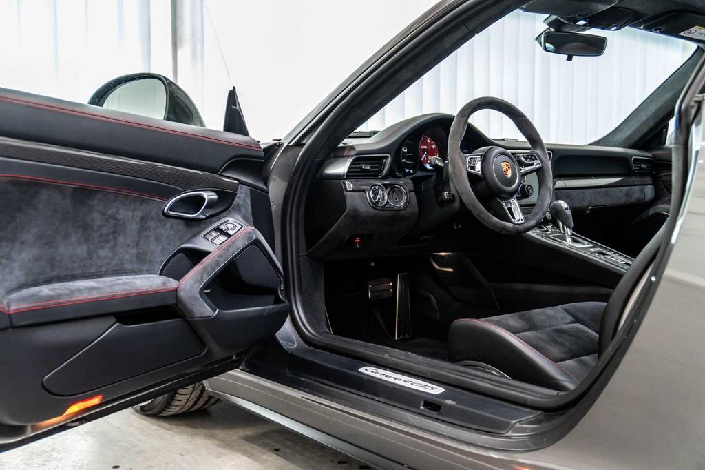 Porsche 991.2 Carrera 4 GTS