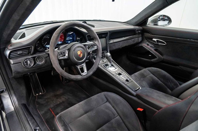 Porsche 991.2 Carrera 4 GTS