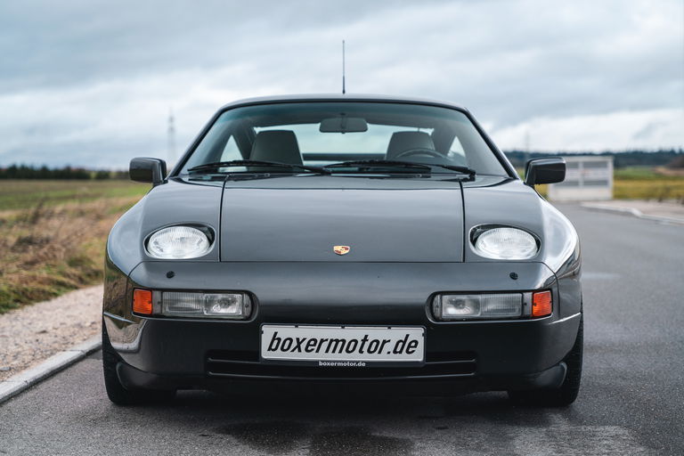 Porsche 928 S4