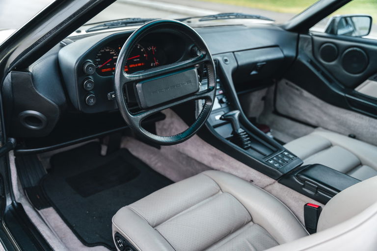 Porsche 928 S4