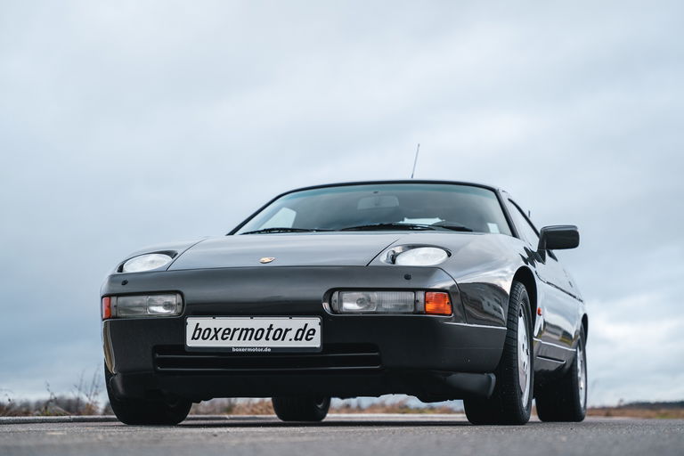 Porsche 928 S4