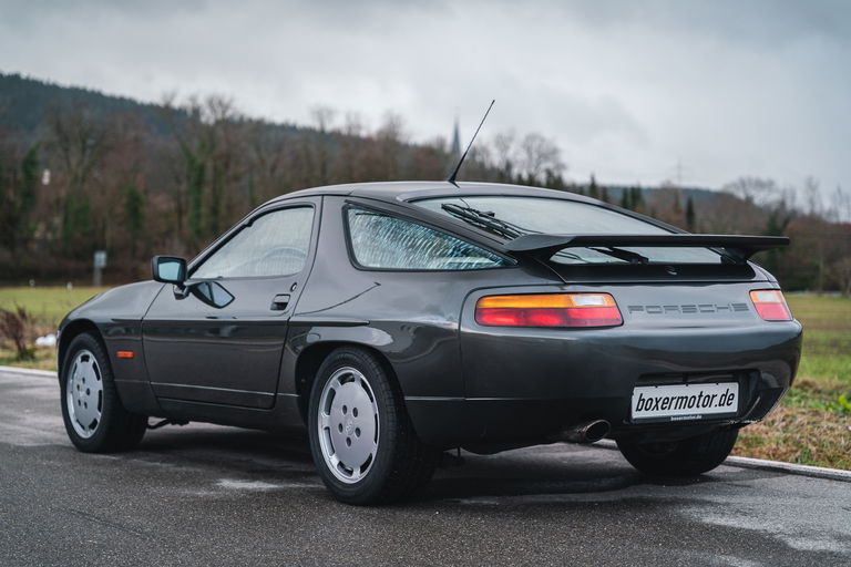 Porsche 928 S4