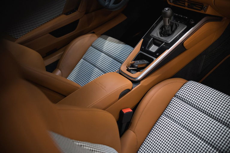 Porsche 992 Sport Classic