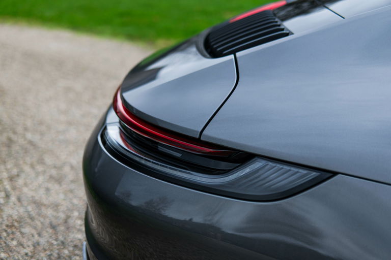 Porsche 992 Carrera