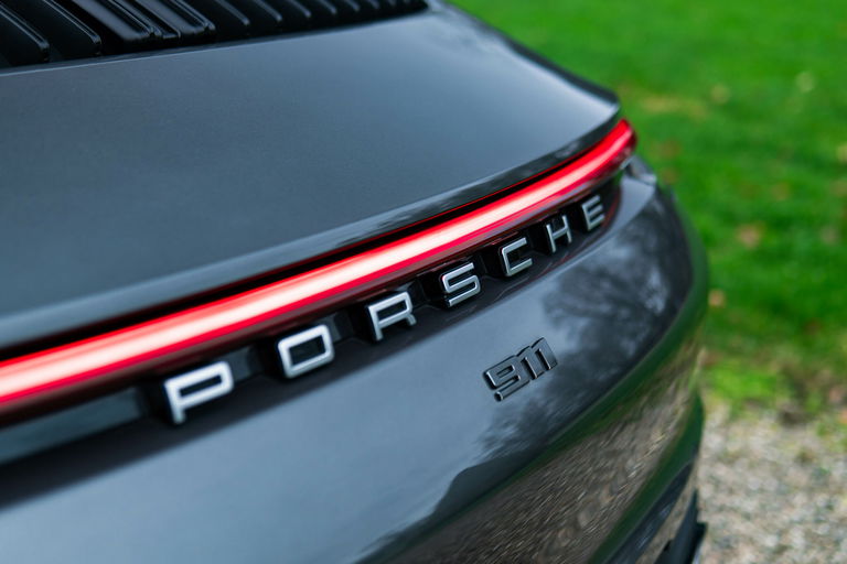 Porsche 992 Carrera