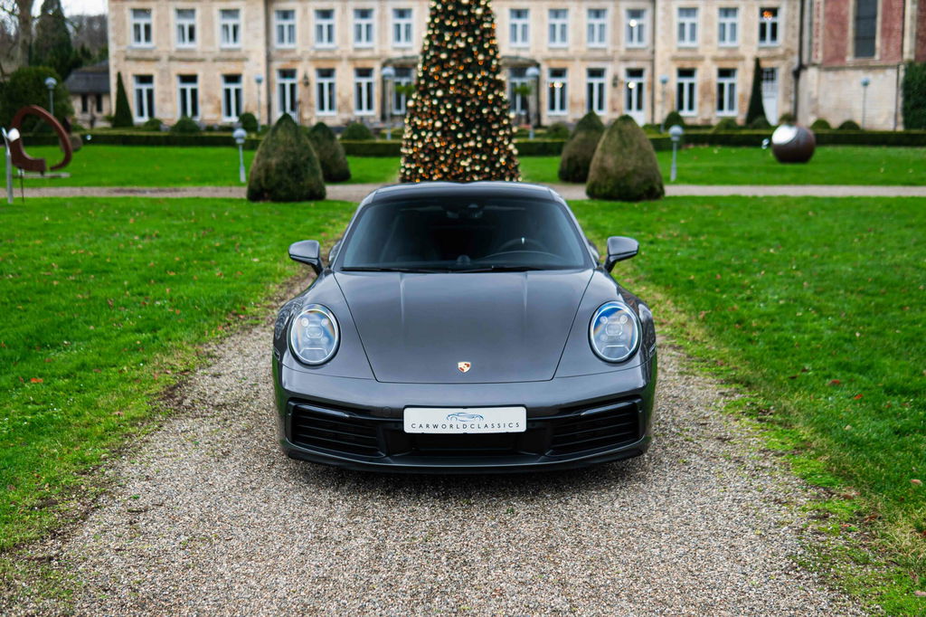 Porsche 992 Carrera