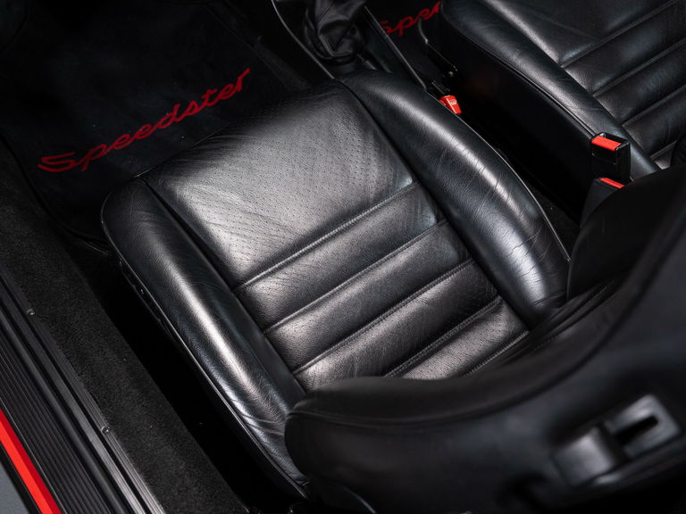 Porsche 911 Carrera 3.2 Speedster