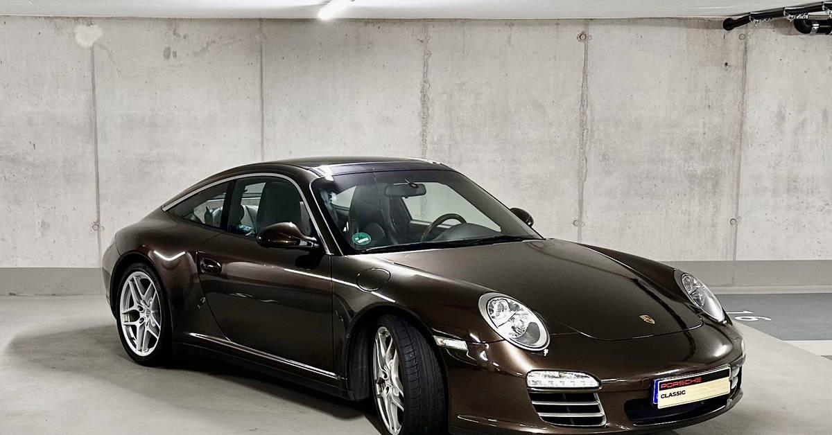 <新品セール>イタリア　hundred モカシン　ブラウン Porsche 992 GT3 Touring 2023 - elferspot.com - Marketplace for