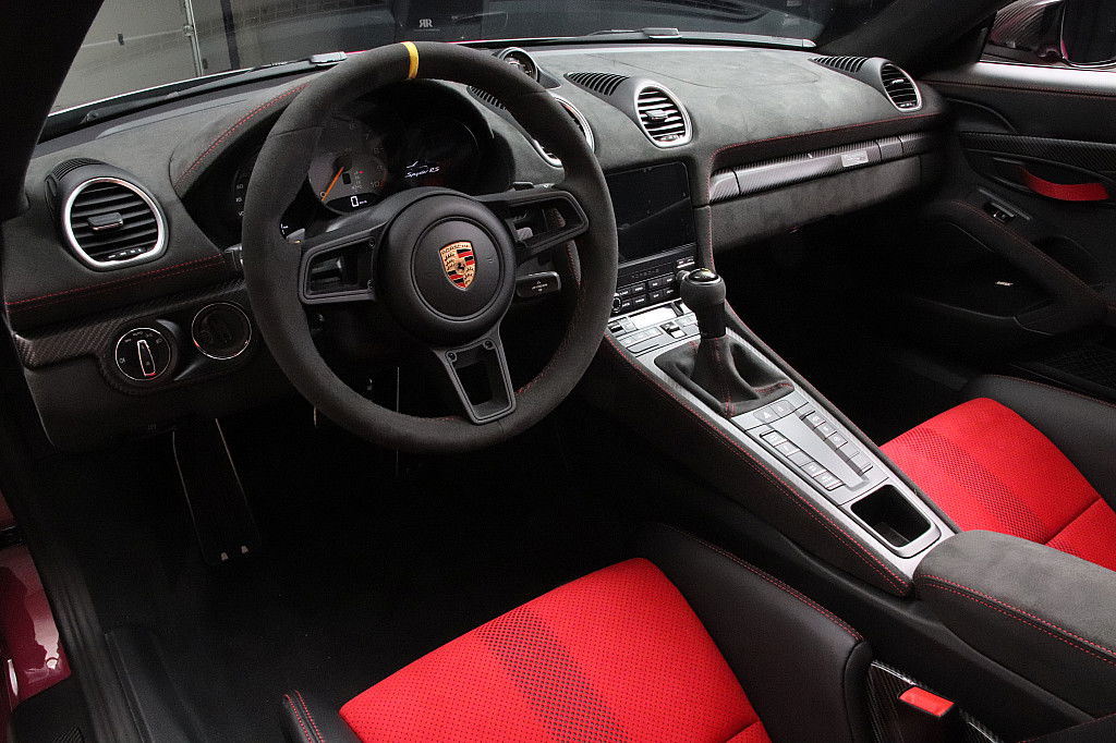 Porsche 718 Spyder RS