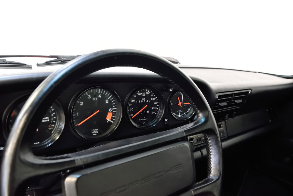 Porsche 911 Carrera 3.2 (US)