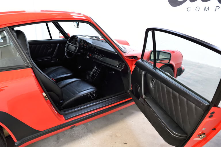 Porsche 911 Carrera 3.2 (US)