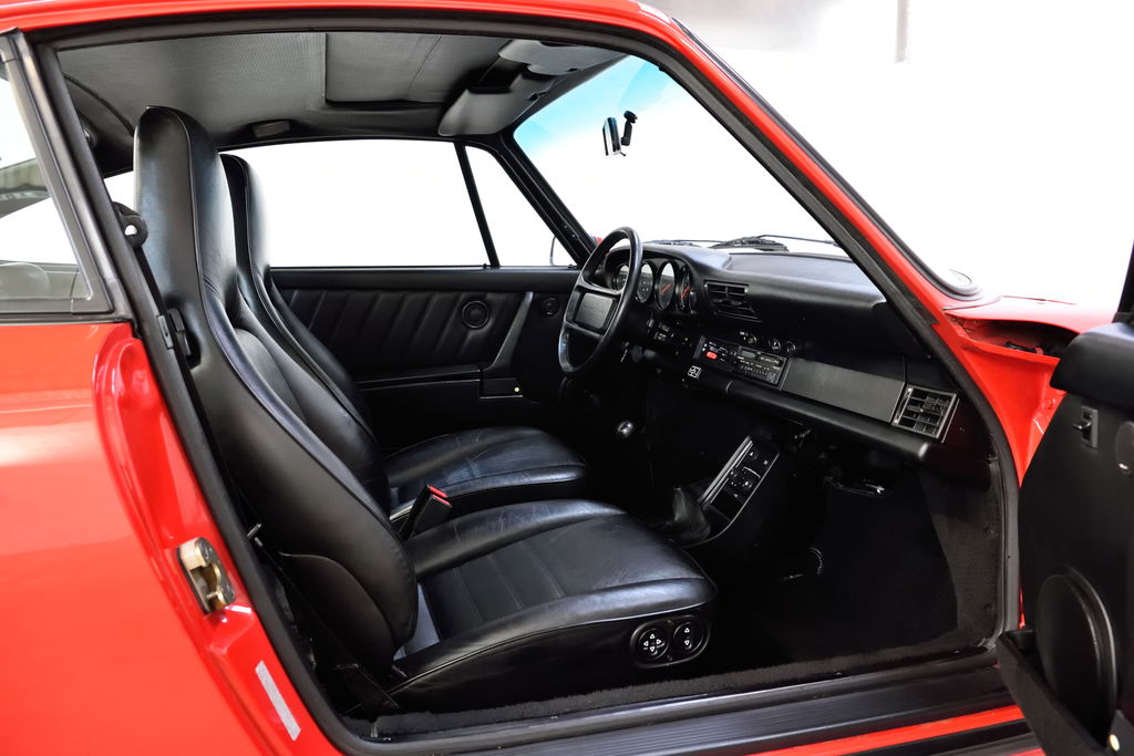 Porsche 911 Carrera 3.2 (US)