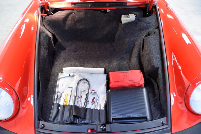 Porsche 911 Carrera 3.2 (US)