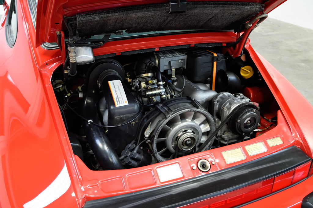 Porsche 911 Carrera 3.2 (US)