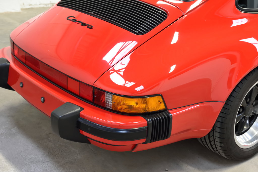 Porsche 911 Carrera 3.2 (US)