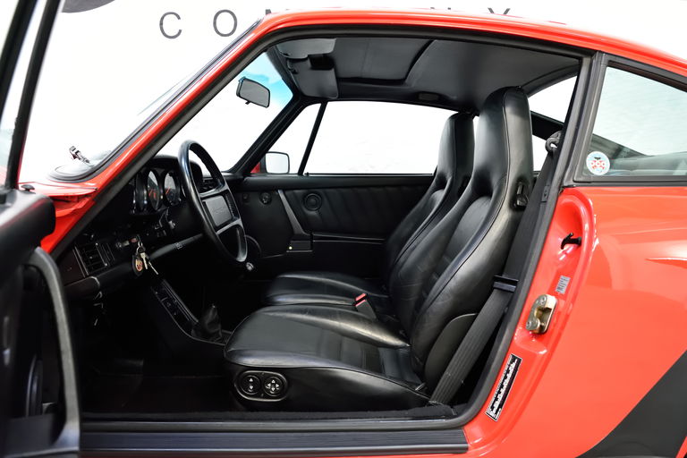 Porsche 911 Carrera 3.2 (US)