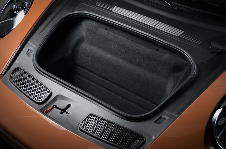 Porsche 992 GT3 Touring