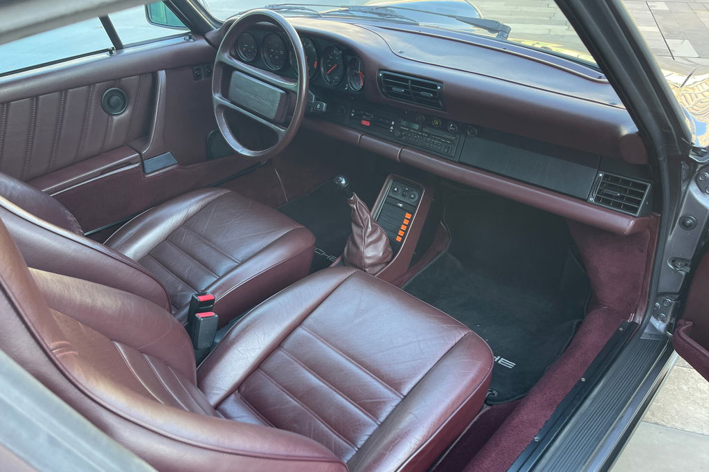 Porsche 911 Carrera 3.2