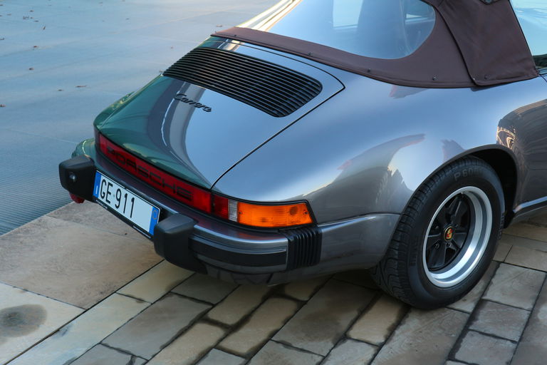 Porsche 911 Carrera 3.2