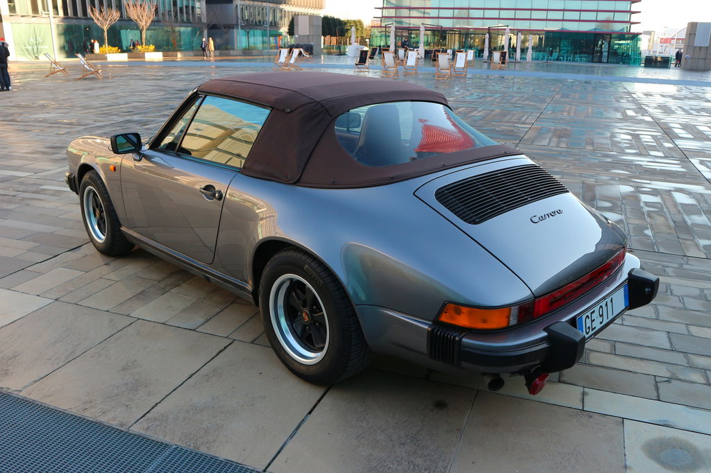 Porsche 911 Carrera 3.2