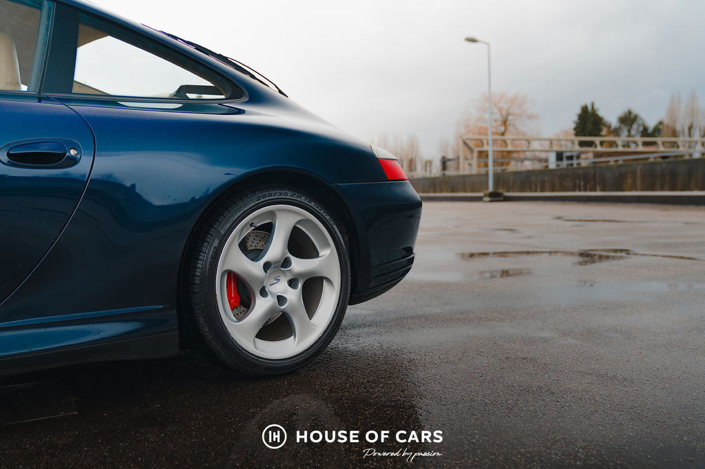 Porsche 996 Carrera 4S