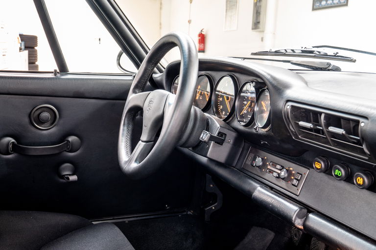 Porsche 964 Carrera 4