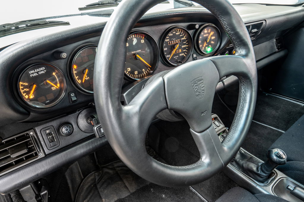 Porsche 964 Carrera 4