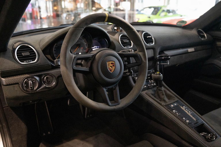 Porsche 718 Cayman GT4 RS