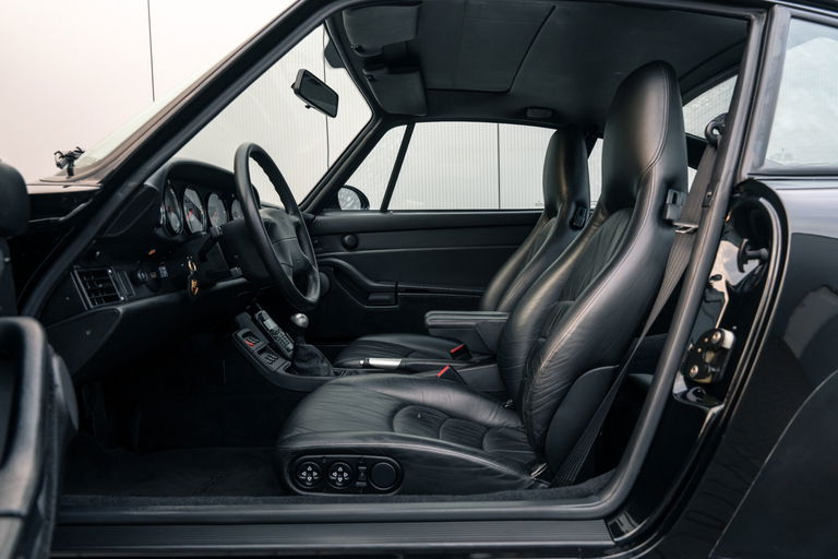 Porsche 993 Carrera 4S